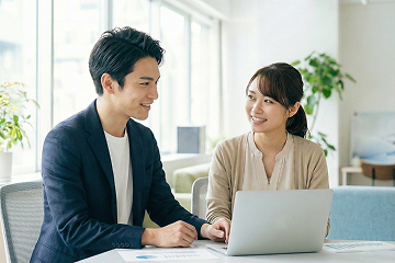 ミーティング中のメンバー